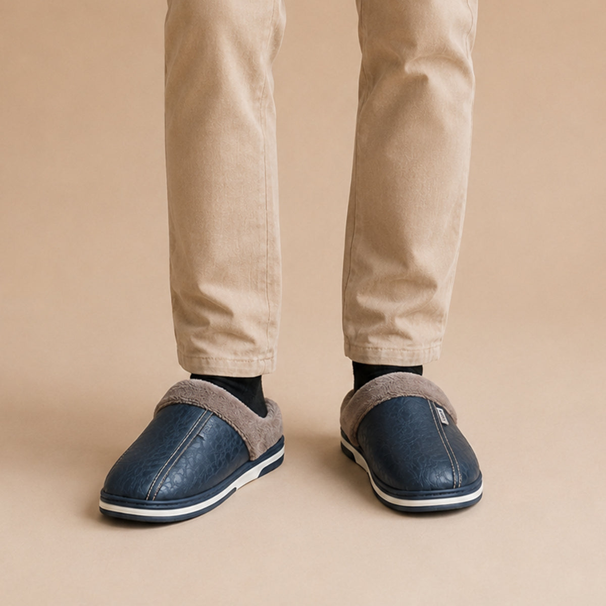 Men's Fur-Lined Leather Mule Clogs - Blue